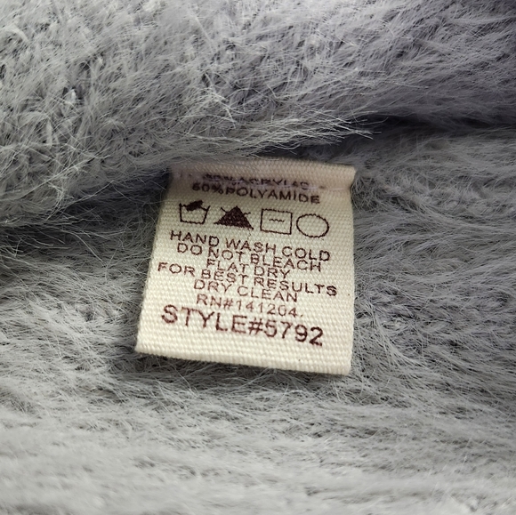 NWT  Hem & Thread  Women's M Sweater  Gray - Picture 9 of 10